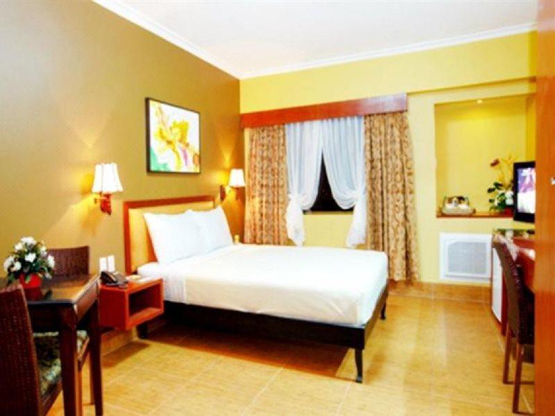 Pamulinawen Hotel Laoag Kültér fotó