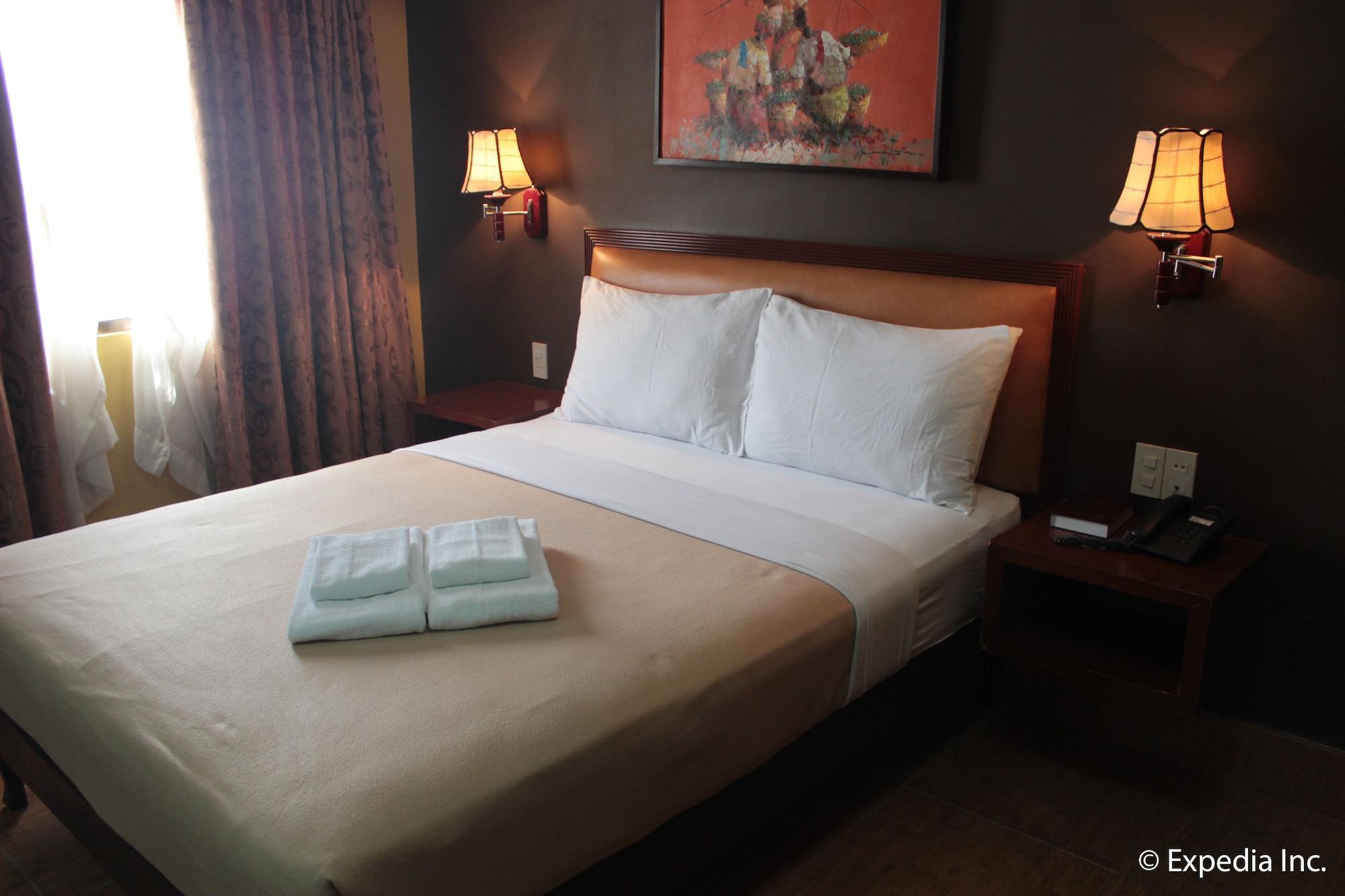 Pamulinawen Hotel Laoag Kültér fotó
