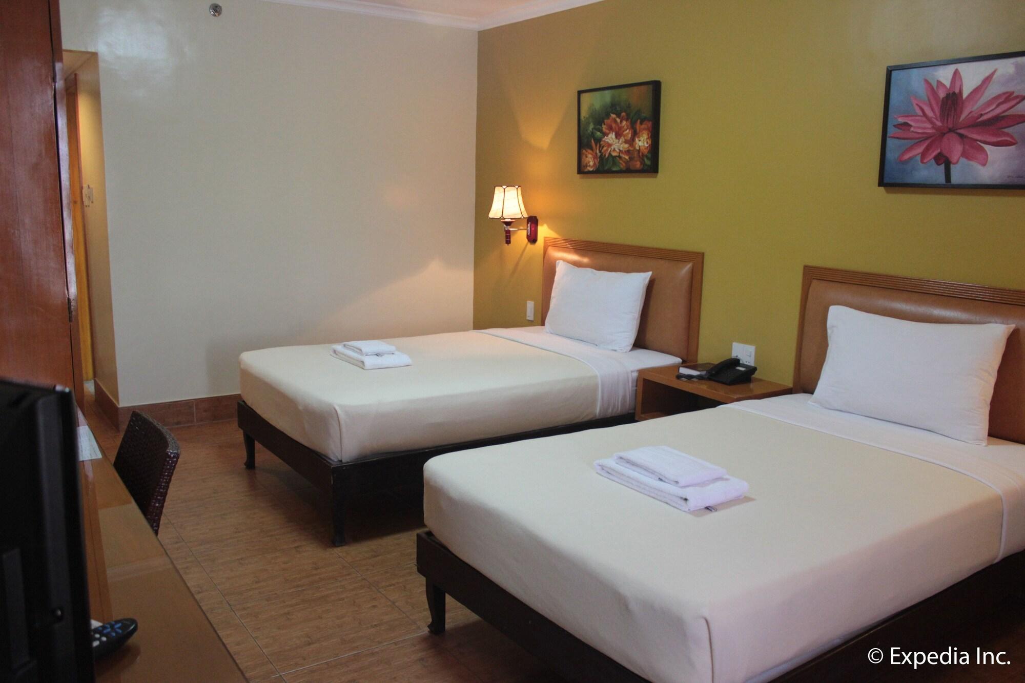 Pamulinawen Hotel Laoag Kültér fotó