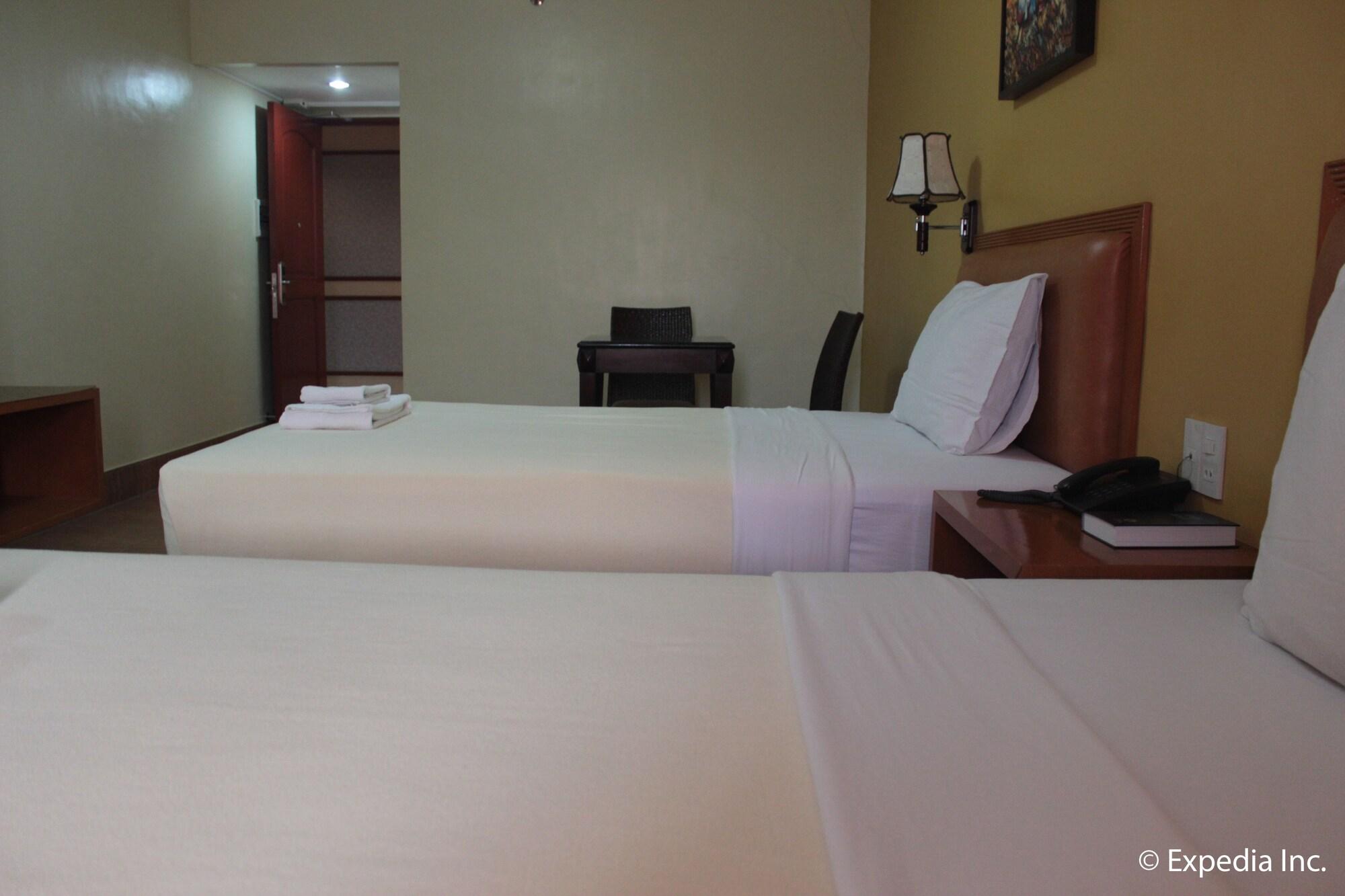 Pamulinawen Hotel Laoag Kültér fotó