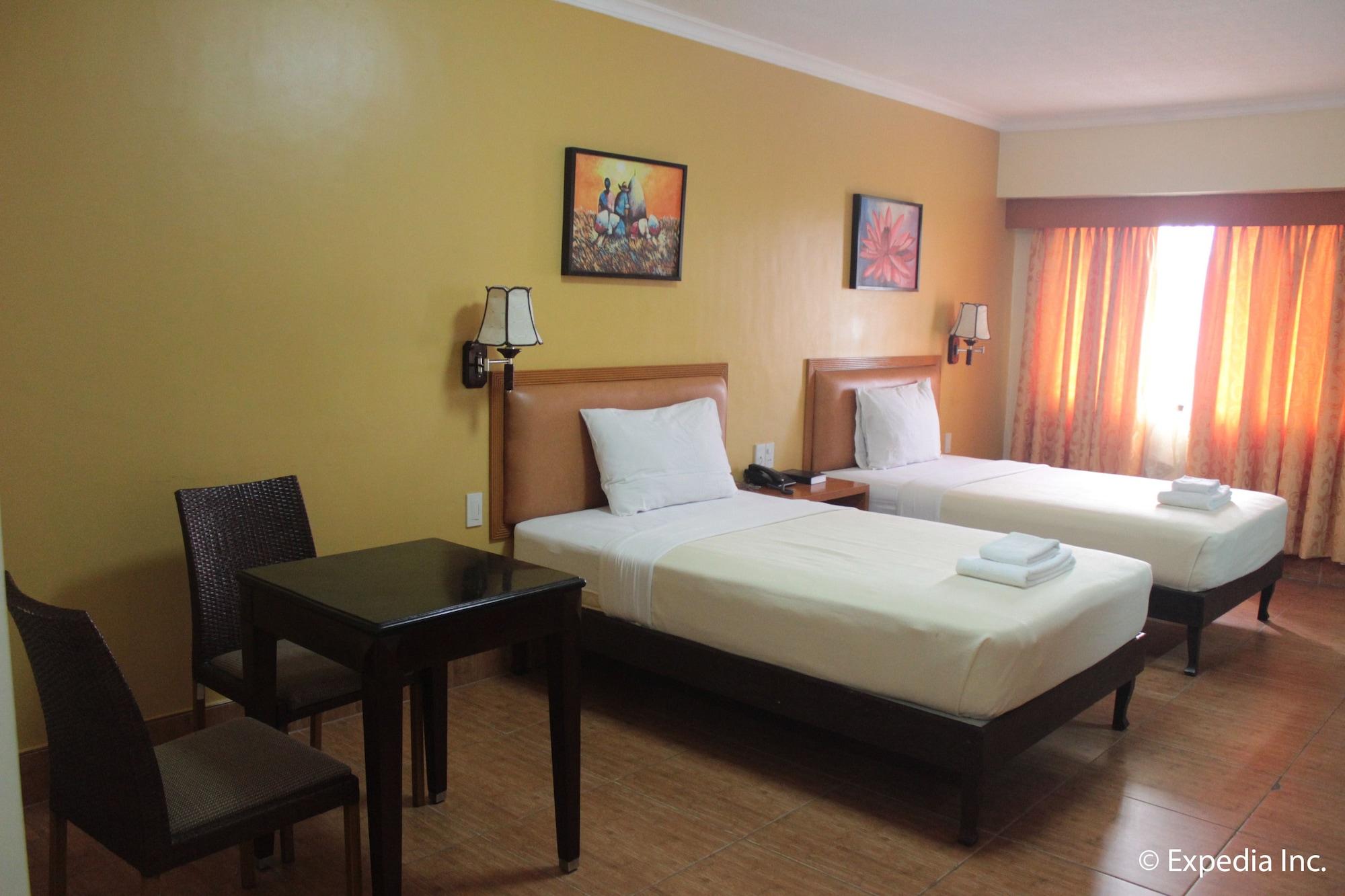Pamulinawen Hotel Laoag Kültér fotó