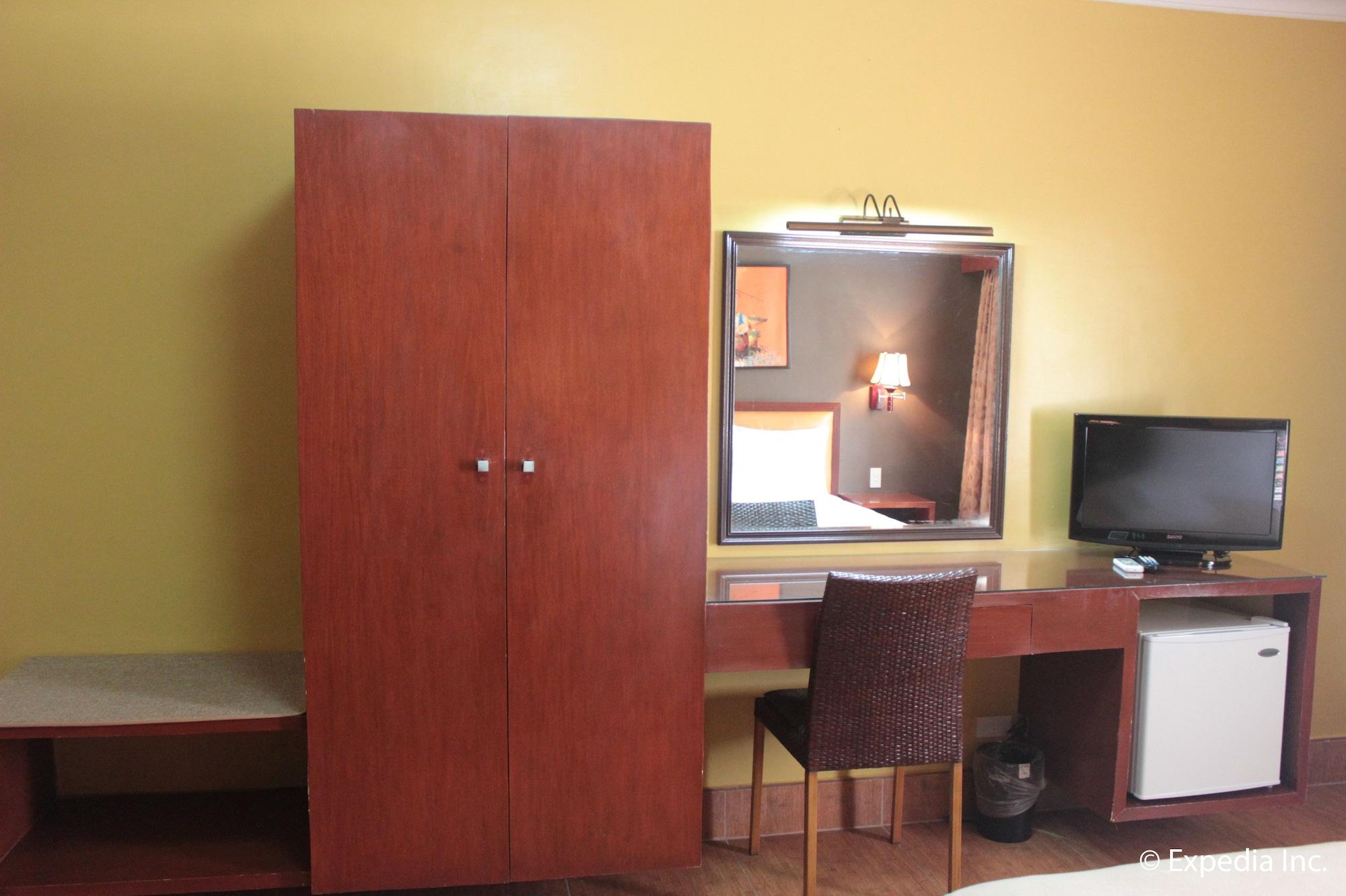Pamulinawen Hotel Laoag Kültér fotó