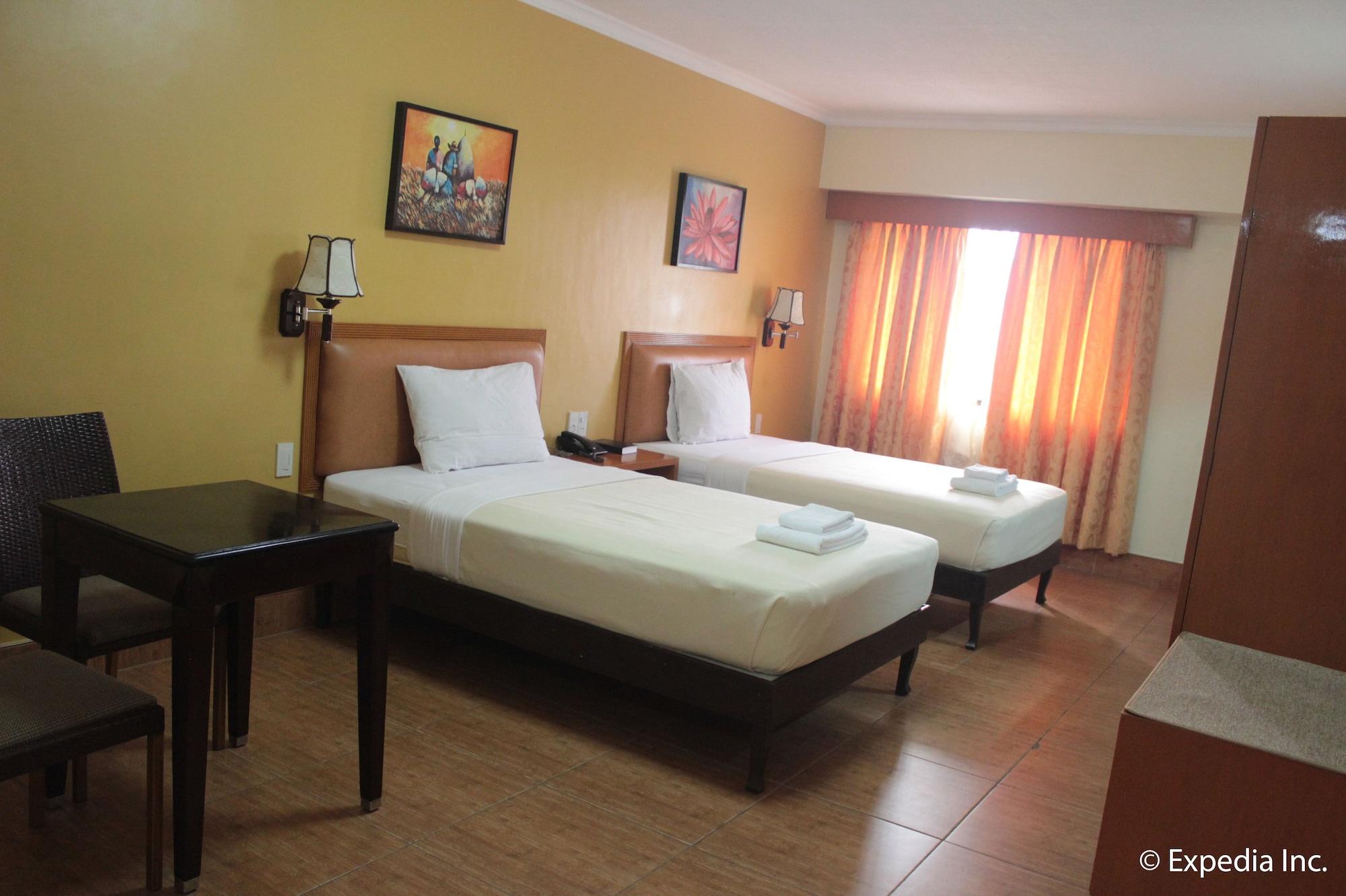 Pamulinawen Hotel Laoag Kültér fotó