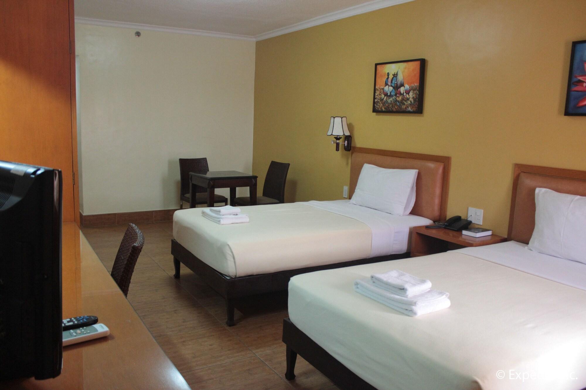 Pamulinawen Hotel Laoag Kültér fotó