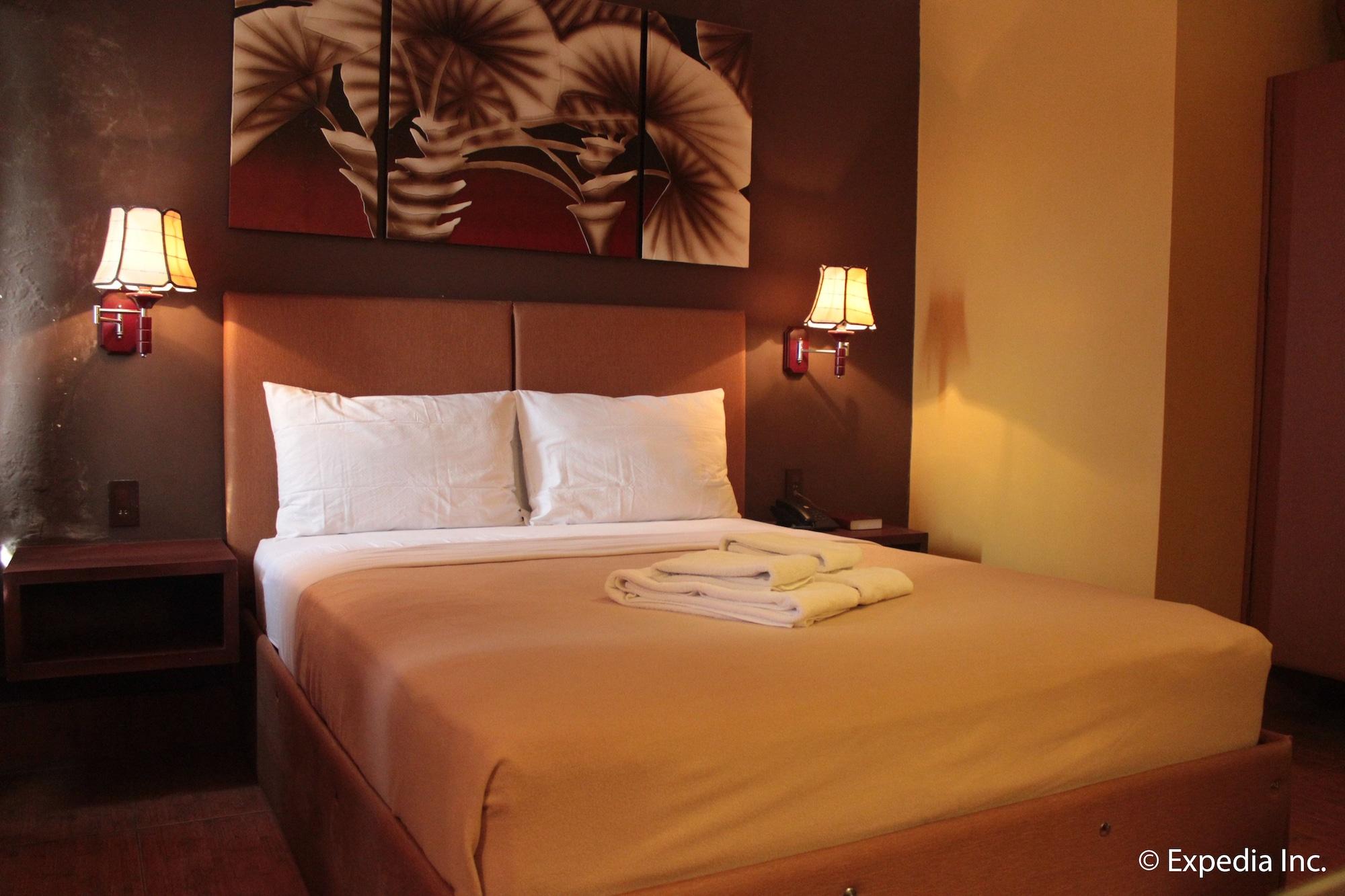 Pamulinawen Hotel Laoag Kültér fotó