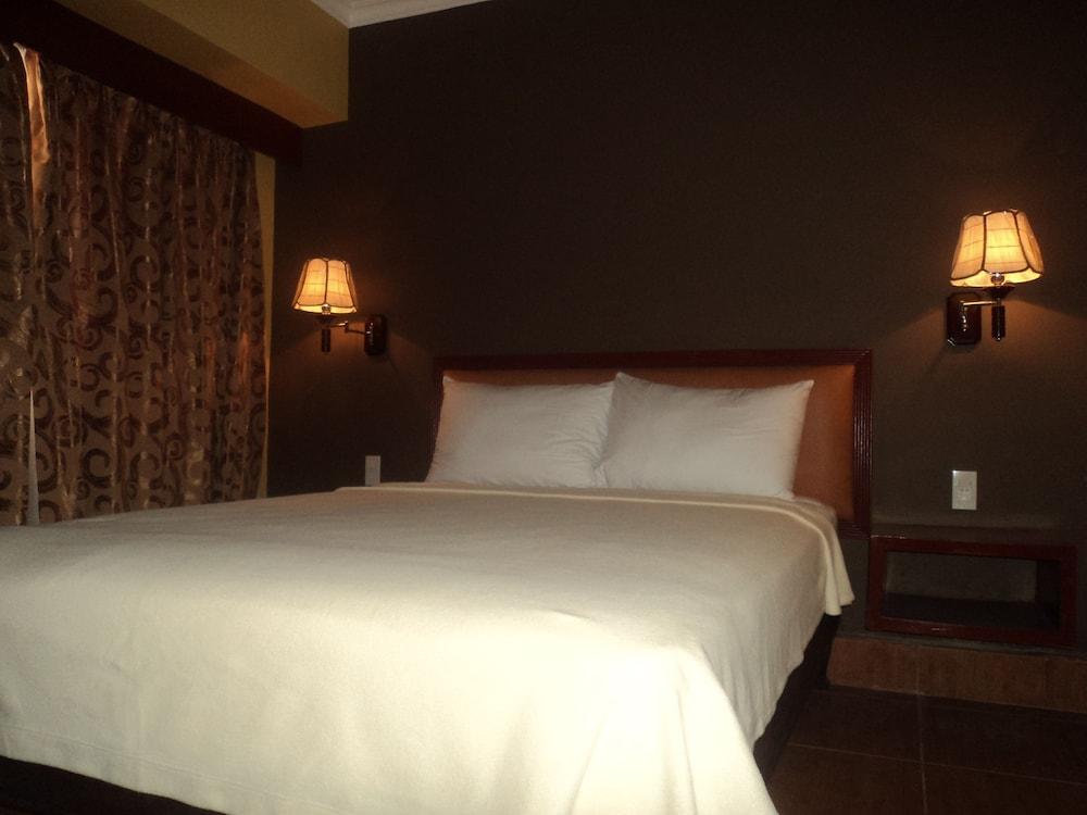 Pamulinawen Hotel Laoag Kültér fotó