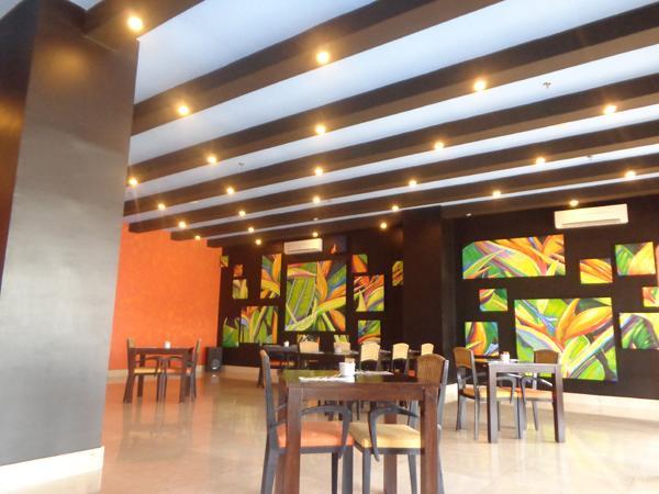 Pamulinawen Hotel Laoag Kültér fotó