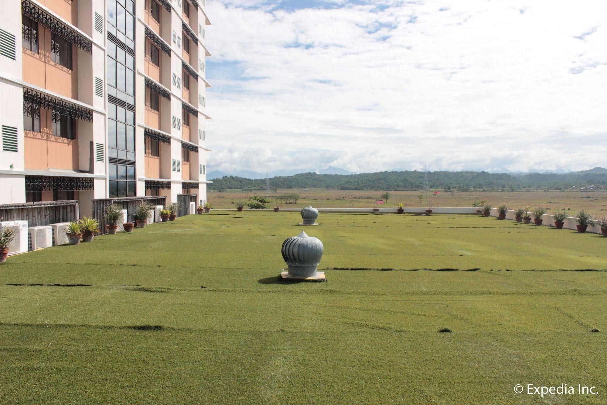 Pamulinawen Hotel Laoag Kültér fotó