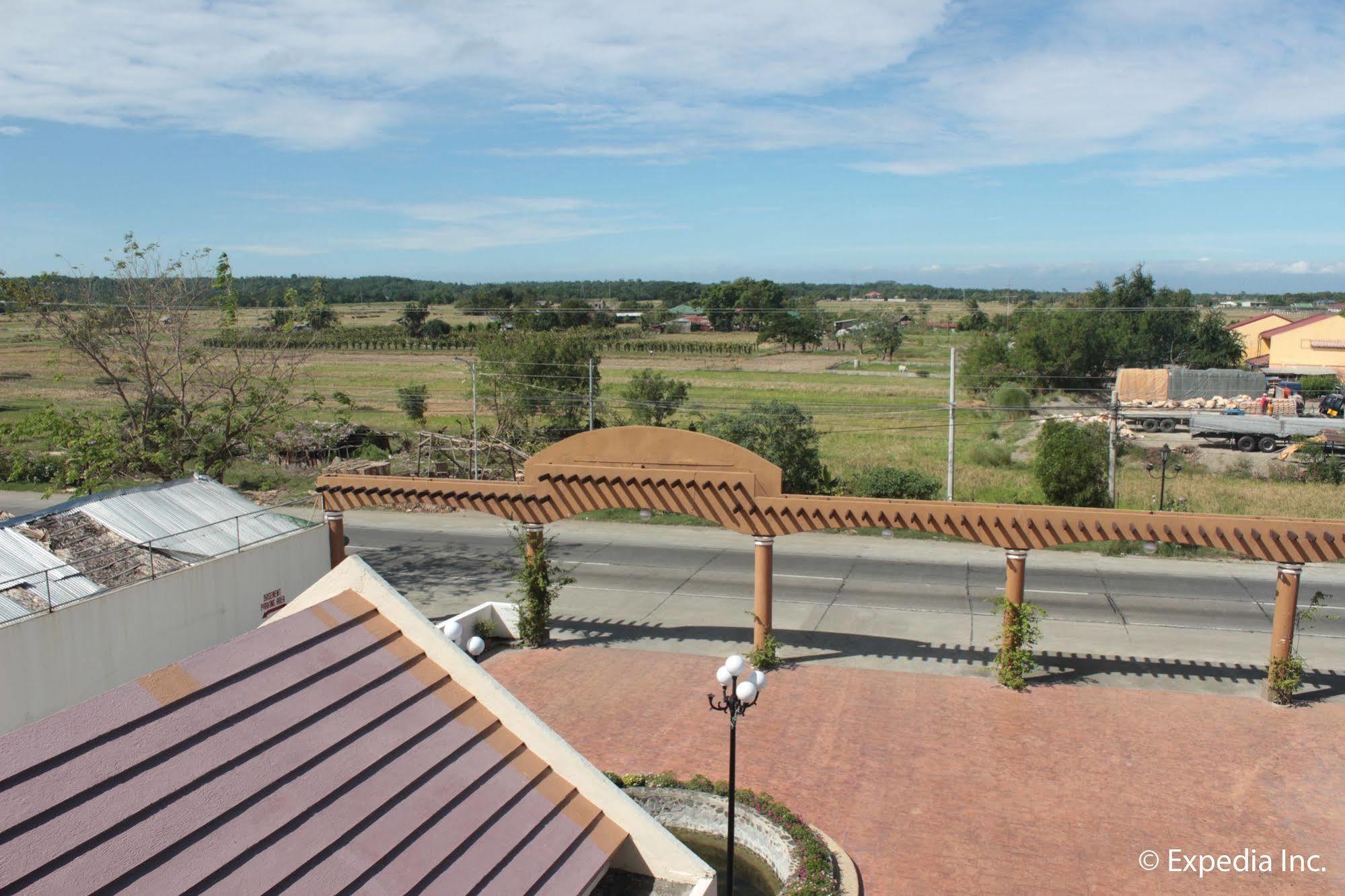 Pamulinawen Hotel Laoag Kültér fotó
